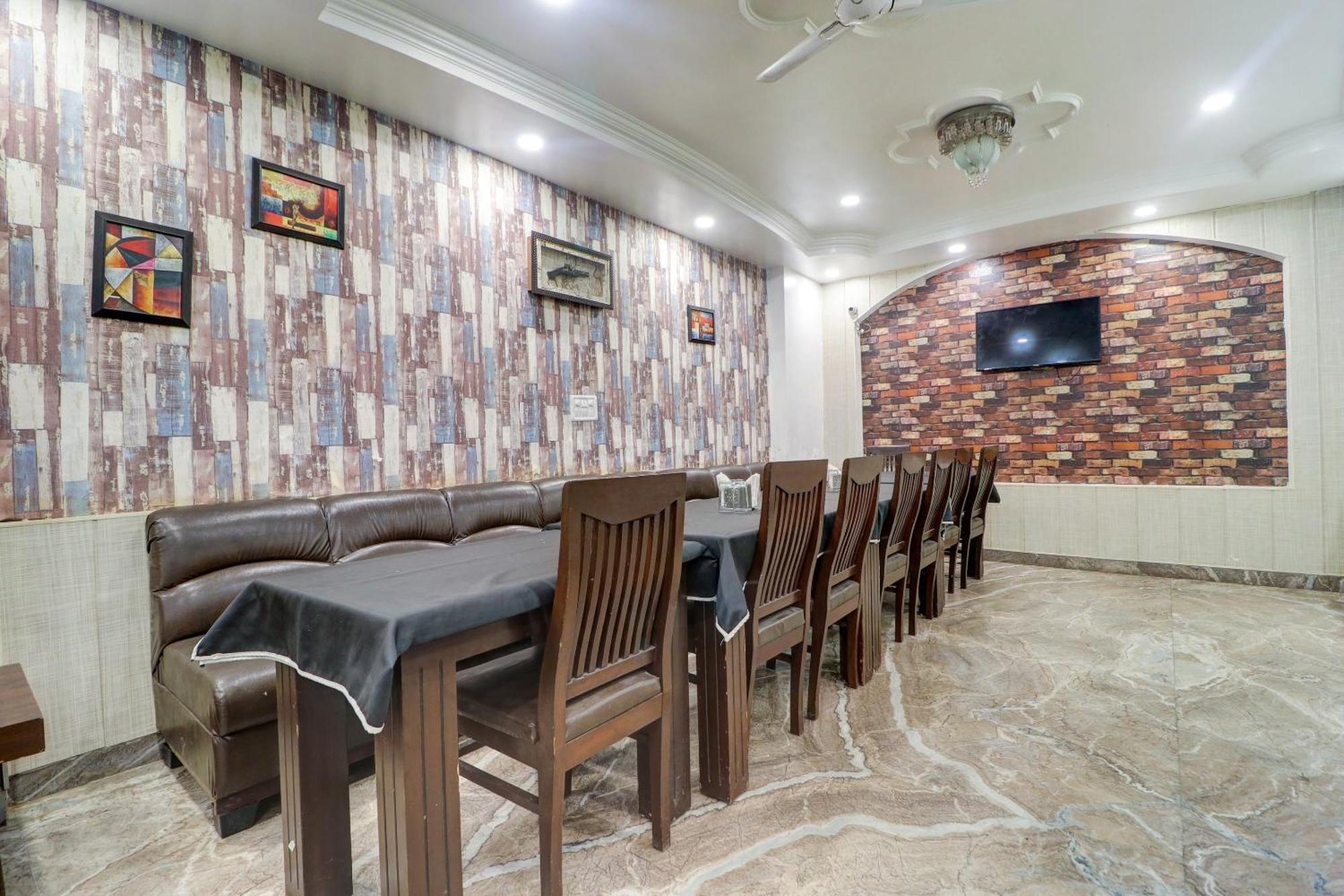 Hotel Capital O Divine Amritsar Exterior foto