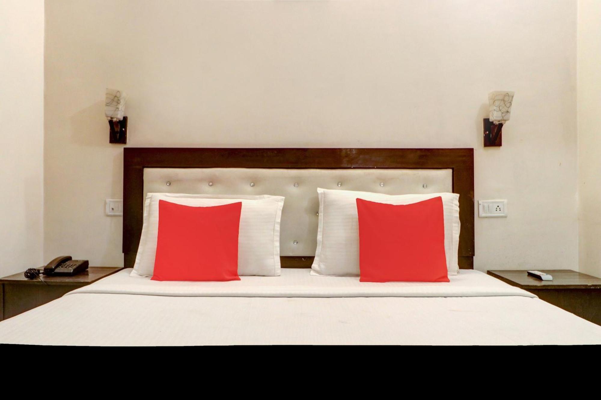 Hotel Capital O Divine Amritsar Exterior foto