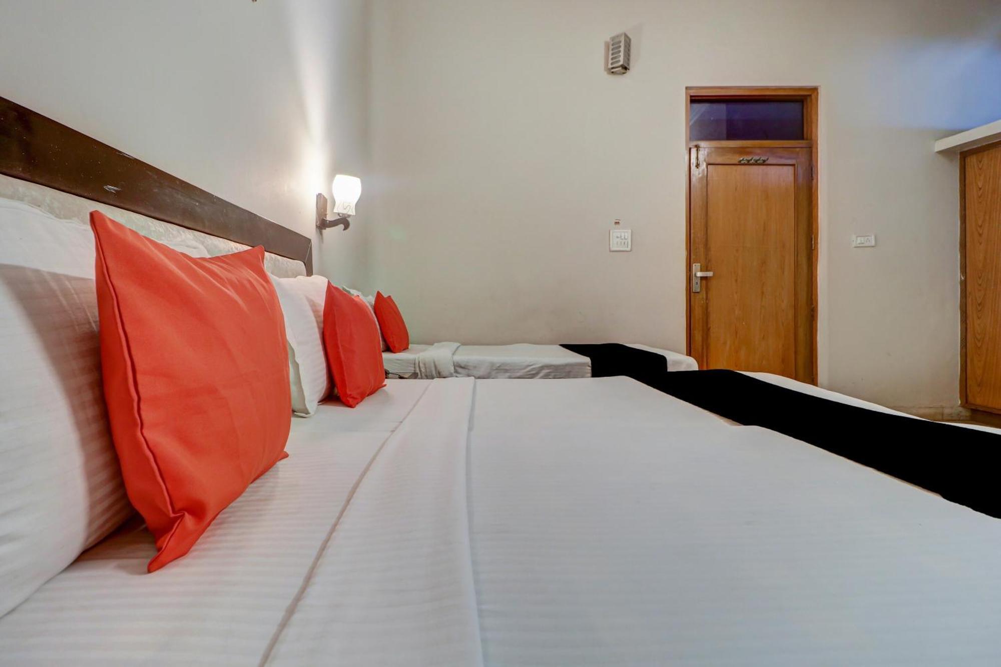 Hotel Capital O Divine Amritsar Exterior foto