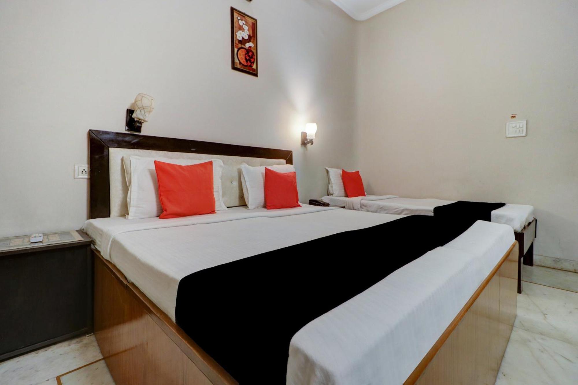 Hotel Capital O Divine Amritsar Exterior foto