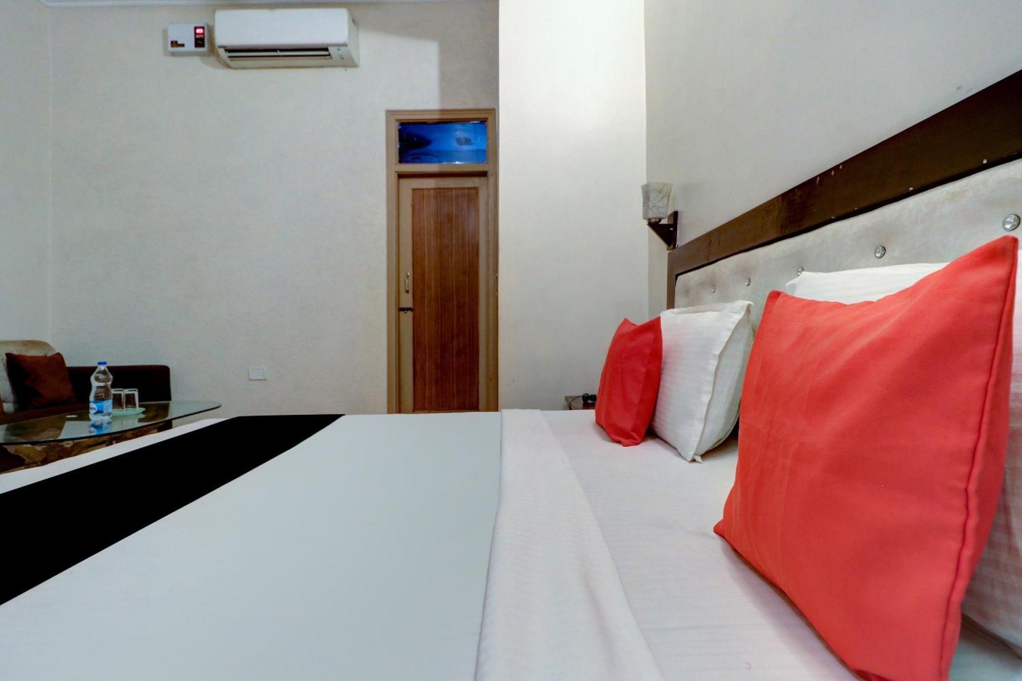 Hotel Capital O Divine Amritsar Exterior foto