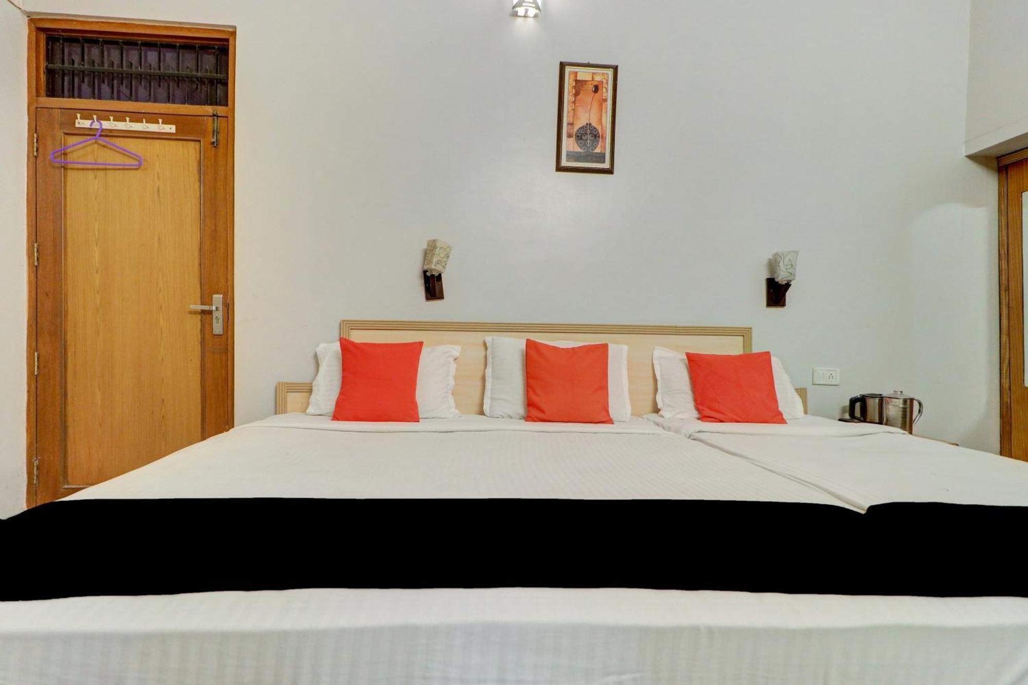 Hotel Capital O Divine Amritsar Exterior foto