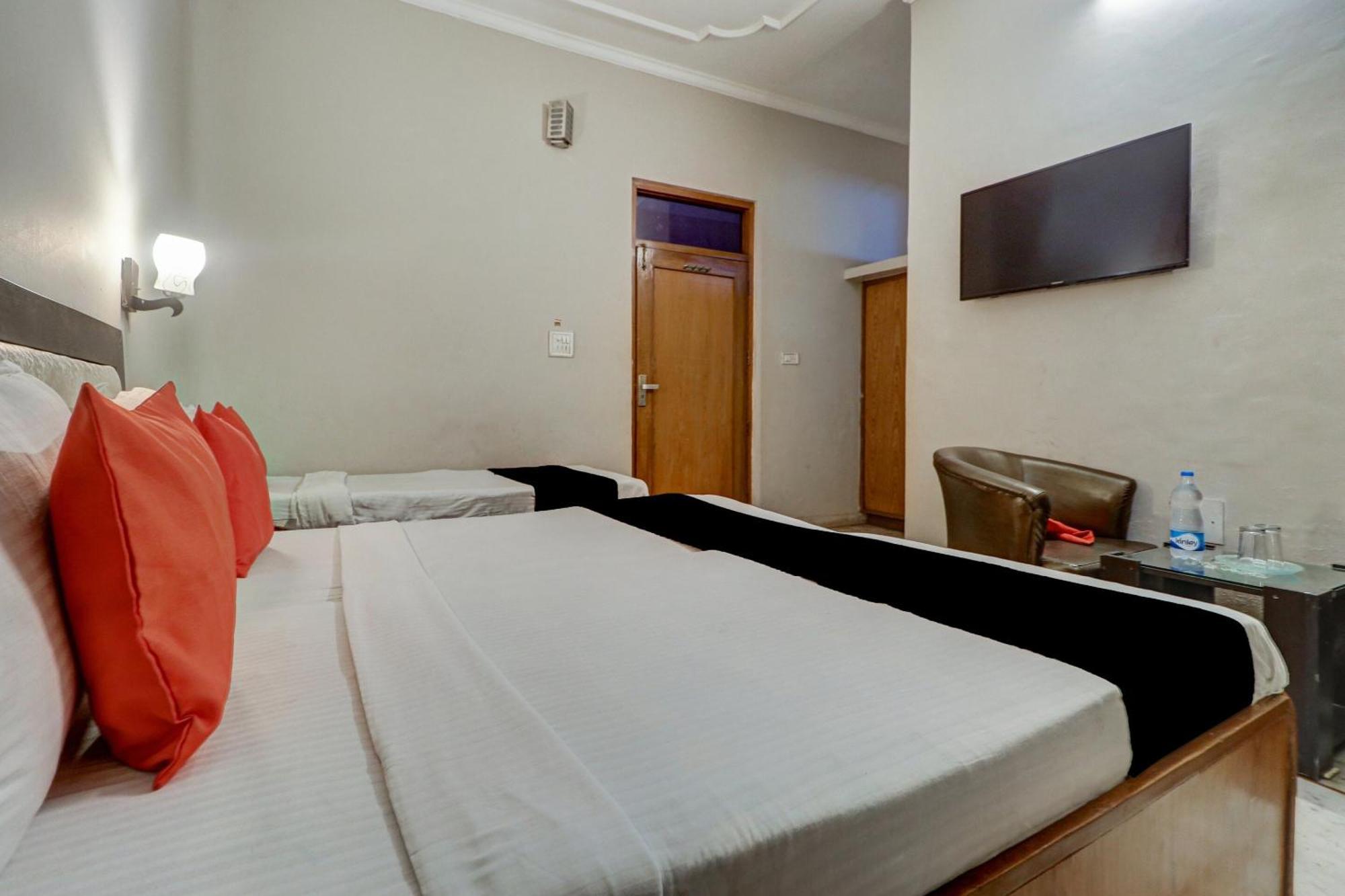 Hotel Capital O Divine Amritsar Exterior foto