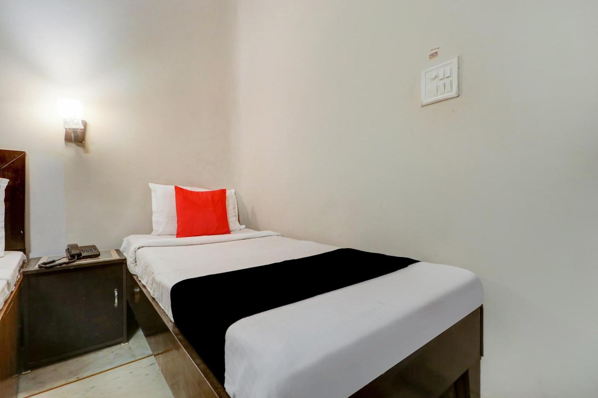 Hotel Capital O Divine Amritsar Exterior foto