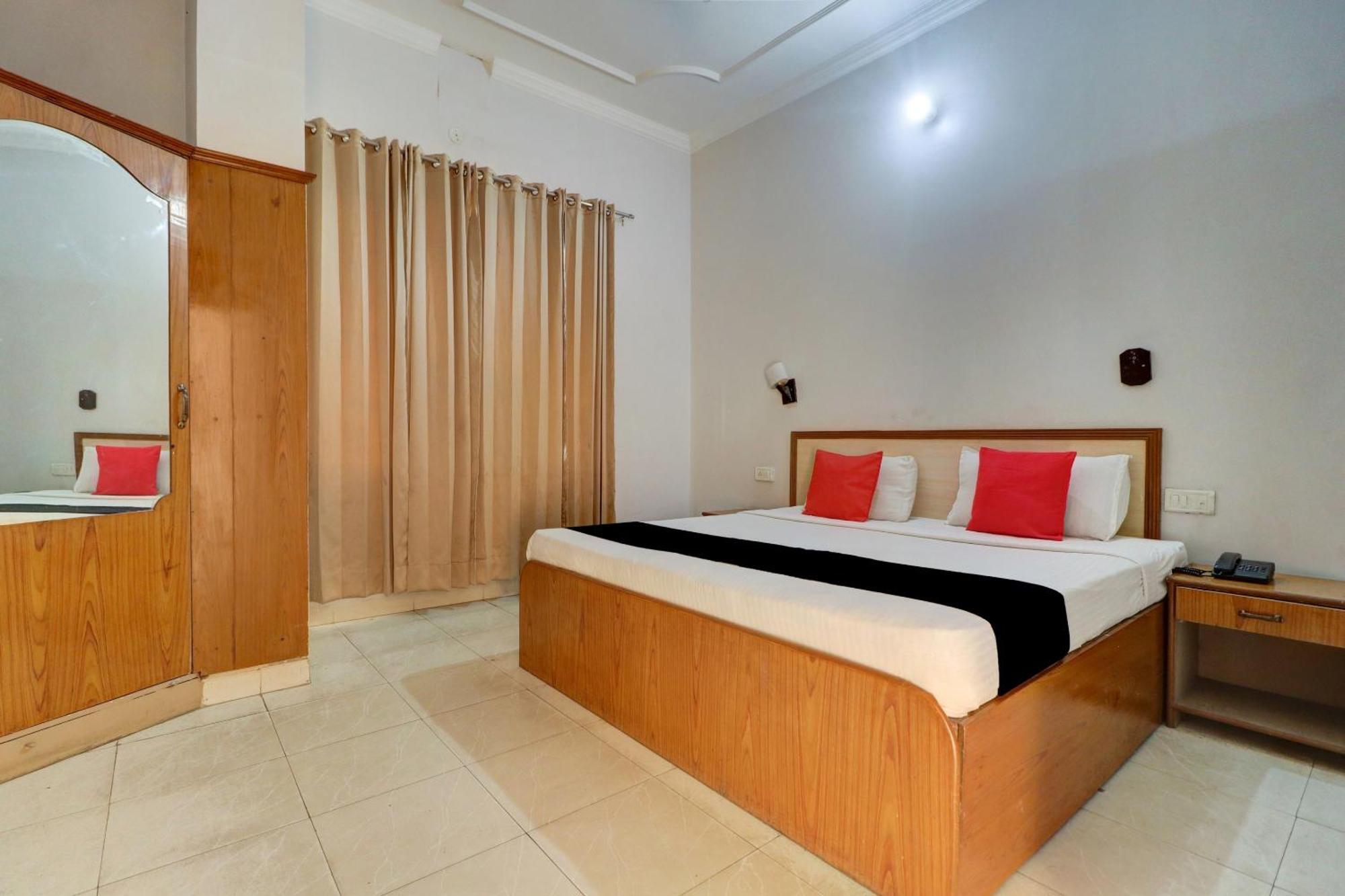 Hotel Capital O Divine Amritsar Exterior foto